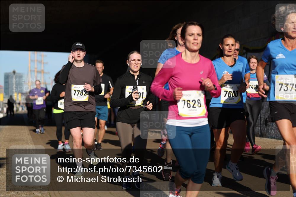 06.10.2024 - 19. swb-Marathon Bremen Michael Strokosch http://msf.ph/oto/7345602 06.10.2024 10:17:47 Laufen 86, 7782, 1201, 7628, 7600, 1418, 7379, 50 meine-sportfotos.de