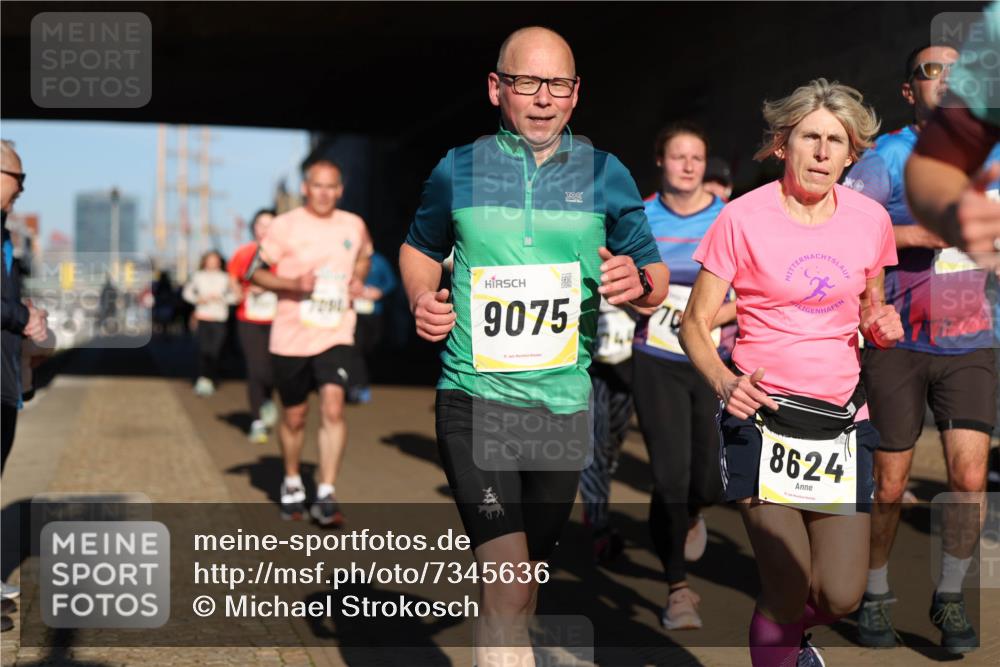 06.10.2024 - 19. swb-Marathon Bremen Michael Strokosch http://msf.ph/oto/7345636 06.10.2024 10:17:55 Laufen 9075, 70, 8624 meine-sportfotos.de