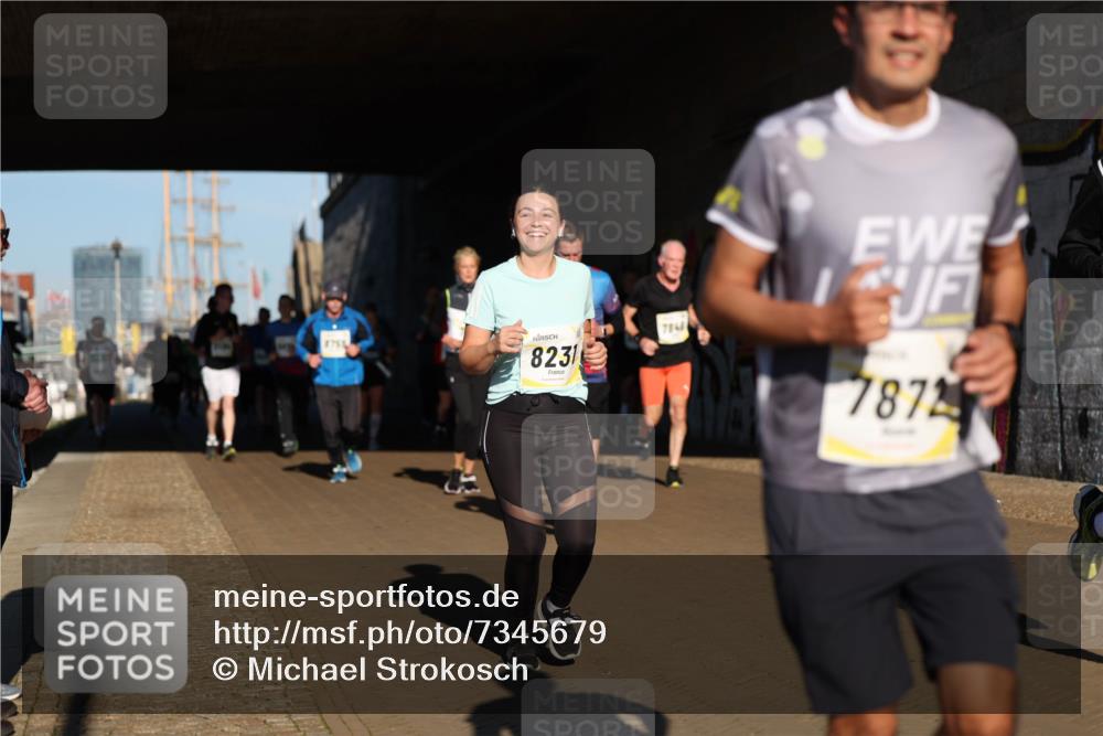 06.10.2024 - 19. swb-Marathon Bremen Michael Strokosch http://msf.ph/oto/7345679 06.10.2024 10:18:05 Laufen 8756, 8231, 784, 7872 meine-sportfotos.de