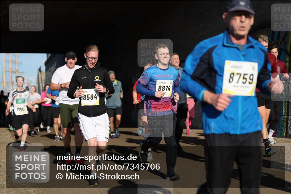 06.10.2024 - 19. swb-Marathon Bremen Michael Strokosch http://msf.ph/oto/7345706 06.10.2024 10:18:10 Laufen 8883, 9094, 8874, 8584, 8759 meine-sportfotos.de