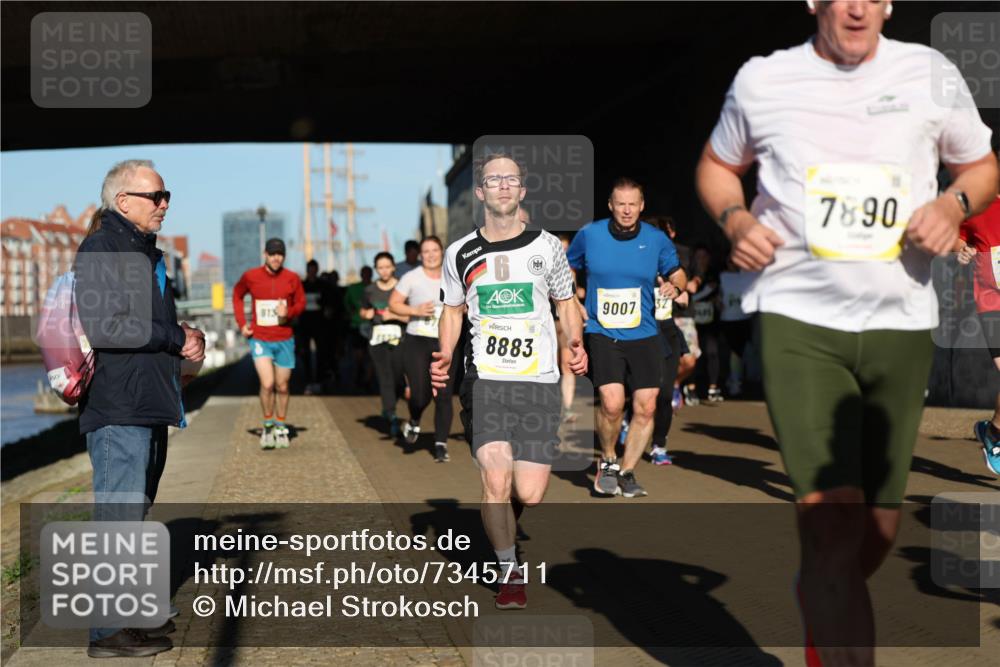 06.10.2024 - 19. swb-Marathon Bremen Michael Strokosch http://msf.ph/oto/7345711 06.10.2024 10:18:12 Laufen 913, 6, 8883, 9007, 32, 7890 meine-sportfotos.de