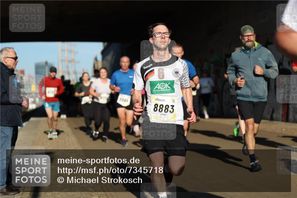 06.10.2024 - 19. swb-Marathon Bremen Michael Strokosch http://msf.ph/oto/7345718 06.10.2024 10:18:13 Laufen 815, 6, 8883 meine-sportfotos.de