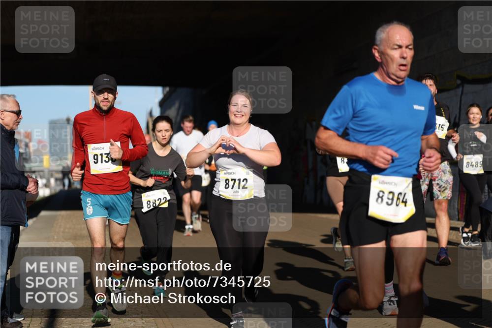 06.10.2024 - 19. swb-Marathon Bremen Michael Strokosch http://msf.ph/oto/7345725 06.10.2024 10:18:15 Laufen 5, 15, 8822, 8712, 8964, 913, 8485 meine-sportfotos.de