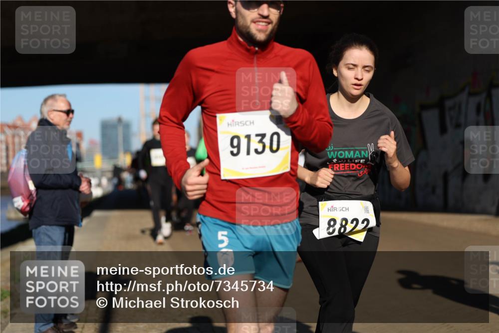 06.10.2024 - 19. swb-Marathon Bremen Michael Strokosch http://msf.ph/oto/7345734 06.10.2024 10:18:17 Laufen 5, 9130, 8822 meine-sportfotos.de