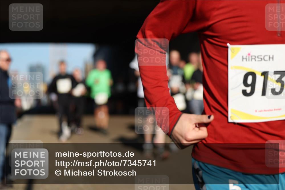 06.10.2024 - 19. swb-Marathon Bremen Michael Strokosch http://msf.ph/oto/7345741 06.10.2024 10:18:17 Laufen 913 meine-sportfotos.de