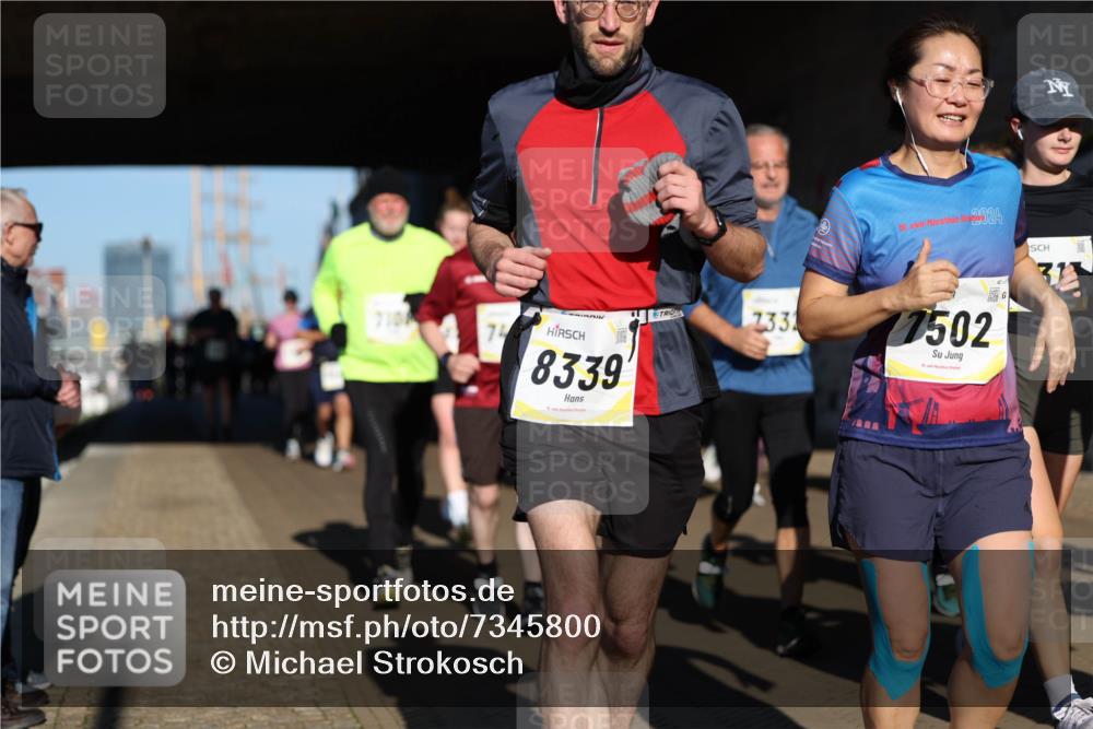 06.10.2024 - 19. swb-Marathon Bremen Michael Strokosch http://msf.ph/oto/7345800 06.10.2024 10:18:28 Laufen 710, 74, 8339, 2331, 19, 2024, 1502 meine-sportfotos.de