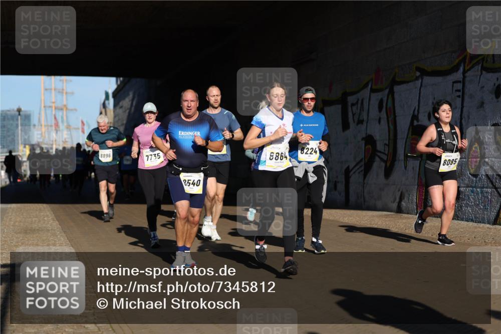 06.10.2024 - 19. swb-Marathon Bremen Michael Strokosch http://msf.ph/oto/7345812 06.10.2024 10:18:31 Laufen 8896, 7735, 8540, 8864, 8224, 8085 meine-sportfotos.de