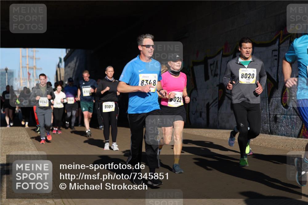 06.10.2024 - 19. swb-Marathon Bremen Michael Strokosch http://msf.ph/oto/7345851 06.10.2024 10:18:41 Laufen 8643, 7997, 830, 9107, 8348, 022, 8020 meine-sportfotos.de