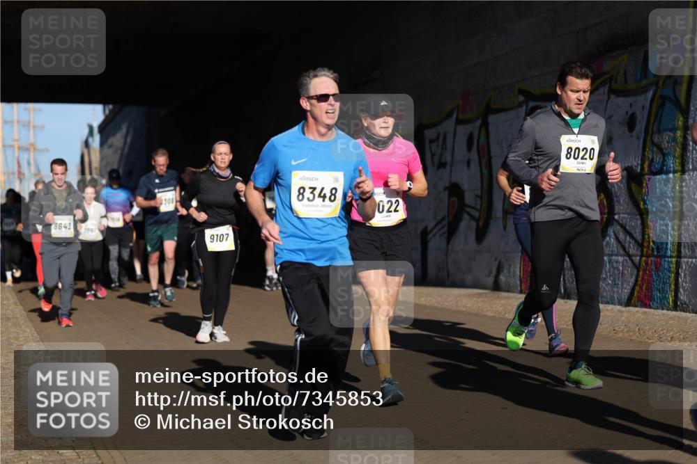 06.10.2024 - 19. swb-Marathon Bremen Michael Strokosch http://msf.ph/oto/7345853 06.10.2024 10:18:41 Laufen 8643, 7997, 308, 9107, 8348, 022, 6, 8020 meine-sportfotos.de