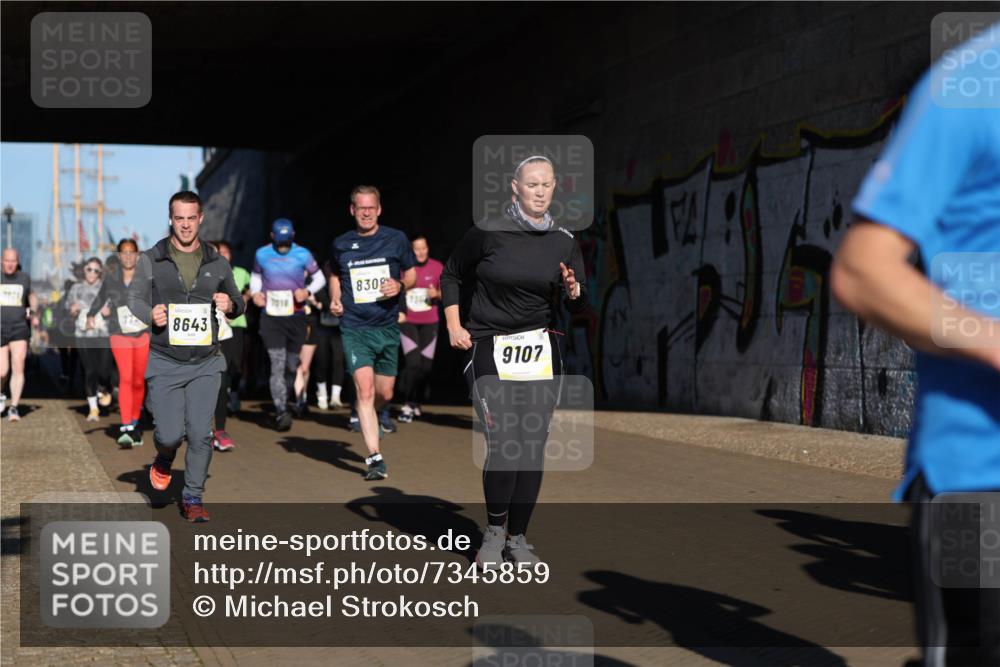 06.10.2024 - 19. swb-Marathon Bremen Michael Strokosch http://msf.ph/oto/7345859 06.10.2024 10:18:43 Laufen 8643, 7018, 830, 734, 9107 meine-sportfotos.de
