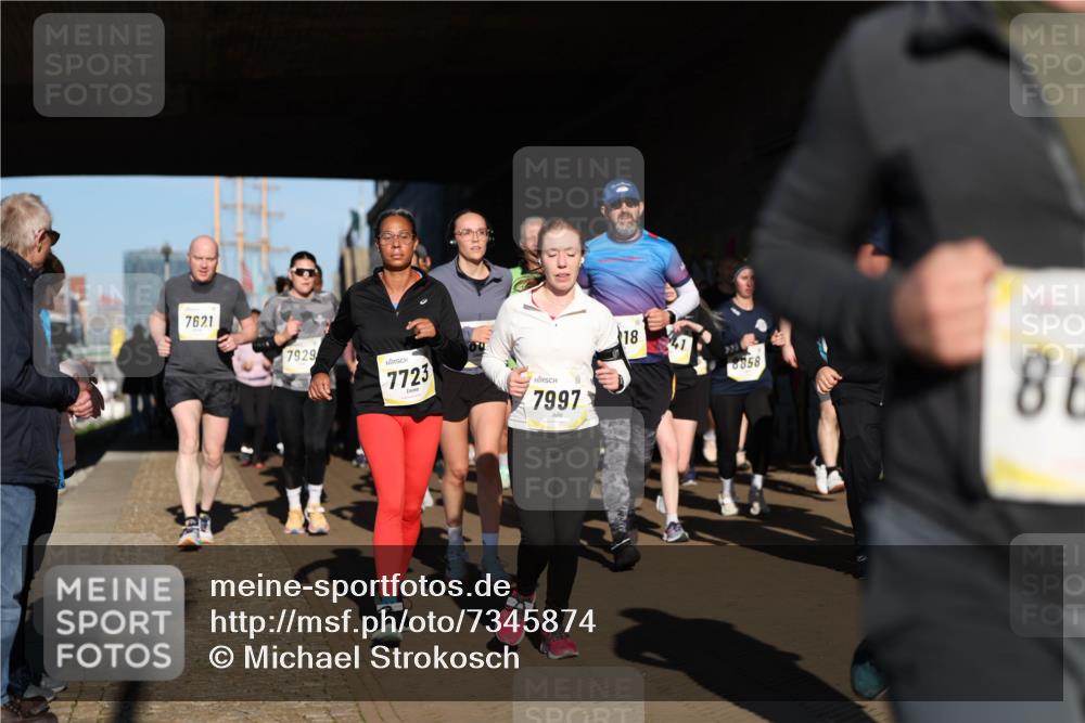 06.10.2024 - 19. swb-Marathon Bremen Michael Strokosch http://msf.ph/oto/7345874 06.10.2024 10:18:46 Laufen 7621, 7929, 7723, 7997, 18, 273, 8858, 86 meine-sportfotos.de