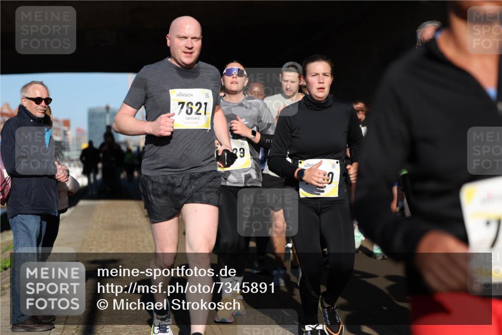 06.10.2024 - 19. swb-Marathon Bremen Michael Strokosch http://msf.ph/oto/7345891 06.10.2024 10:18:48 Laufen 7621, 29, 611 meine-sportfotos.de
