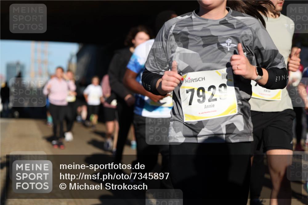 06.10.2024 - 19. swb-Marathon Bremen Michael Strokosch http://msf.ph/oto/7345897 06.10.2024 10:18:50 Laufen 7929 meine-sportfotos.de