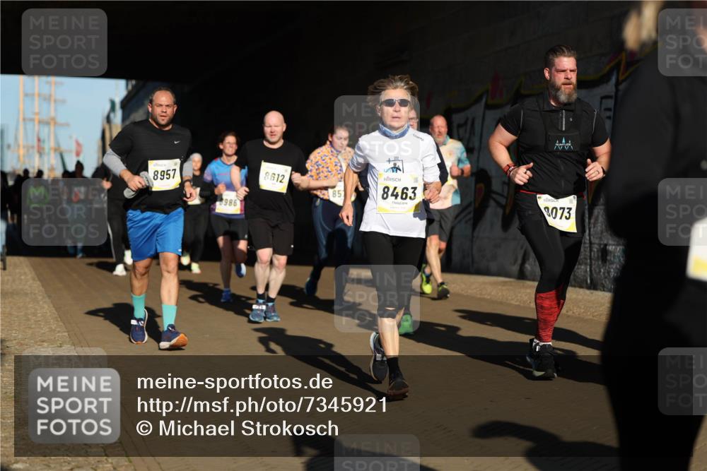 06.10.2024 - 19. swb-Marathon Bremen Michael Strokosch http://msf.ph/oto/7345921 06.10.2024 10:18:54 Laufen 8957, 6986, 8612, 857, 8463, 8073 meine-sportfotos.de