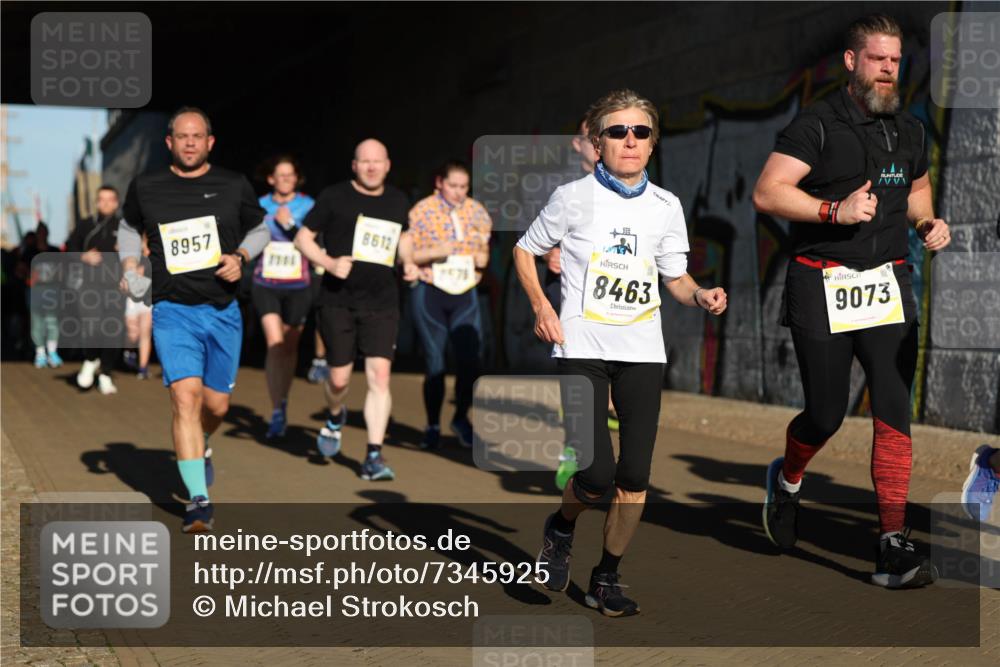 06.10.2024 - 19. swb-Marathon Bremen Michael Strokosch http://msf.ph/oto/7345925 06.10.2024 10:18:55 Laufen 8957, 8612, 8463, 9073 meine-sportfotos.de