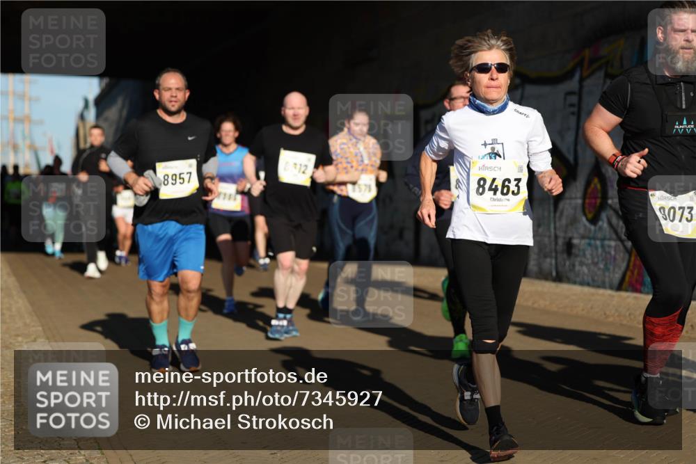 06.10.2024 - 19. swb-Marathon Bremen Michael Strokosch http://msf.ph/oto/7345927 06.10.2024 10:18:55 Laufen 8312, 8957, 7578, 8463, 9073 meine-sportfotos.de