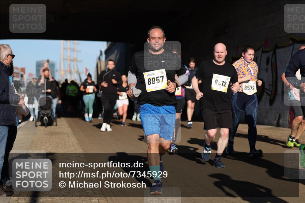 06.10.2024 - 19. swb-Marathon Bremen Michael Strokosch http://msf.ph/oto/7345929 06.10.2024 10:18:56 Laufen 8957, 0, 8612, 8579 meine-sportfotos.de