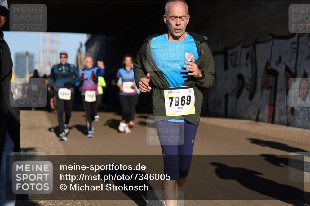 06.10.2024 - 19. swb-Marathon Bremen Michael Strokosch http://msf.ph/oto/7346005 06.10.2024 10:19:13 Laufen 1246, 7969 meine-sportfotos.de