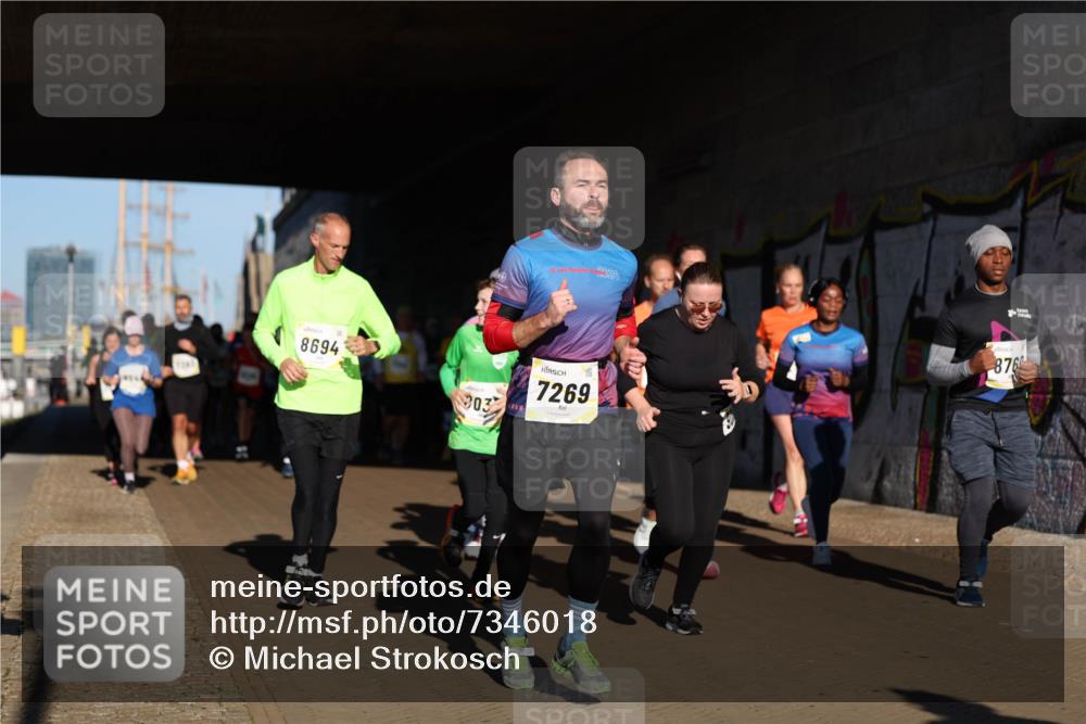 06.10.2024 - 19. swb-Marathon Bremen Michael Strokosch http://msf.ph/oto/7346018 06.10.2024 10:19:20 Laufen 2024, 8694, 303, 7269, 876 meine-sportfotos.de