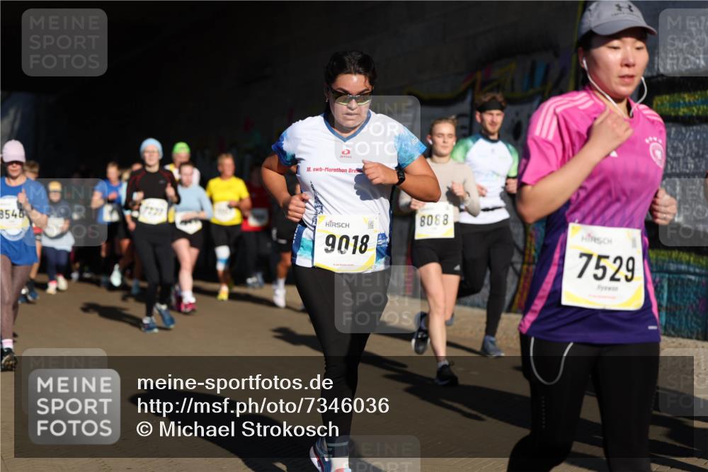 06.10.2024 - 19. swb-Marathon Bremen Michael Strokosch http://msf.ph/oto/7346036 06.10.2024 10:19:23 Laufen 8546, 18, 9018, 8088, 7529 meine-sportfotos.de