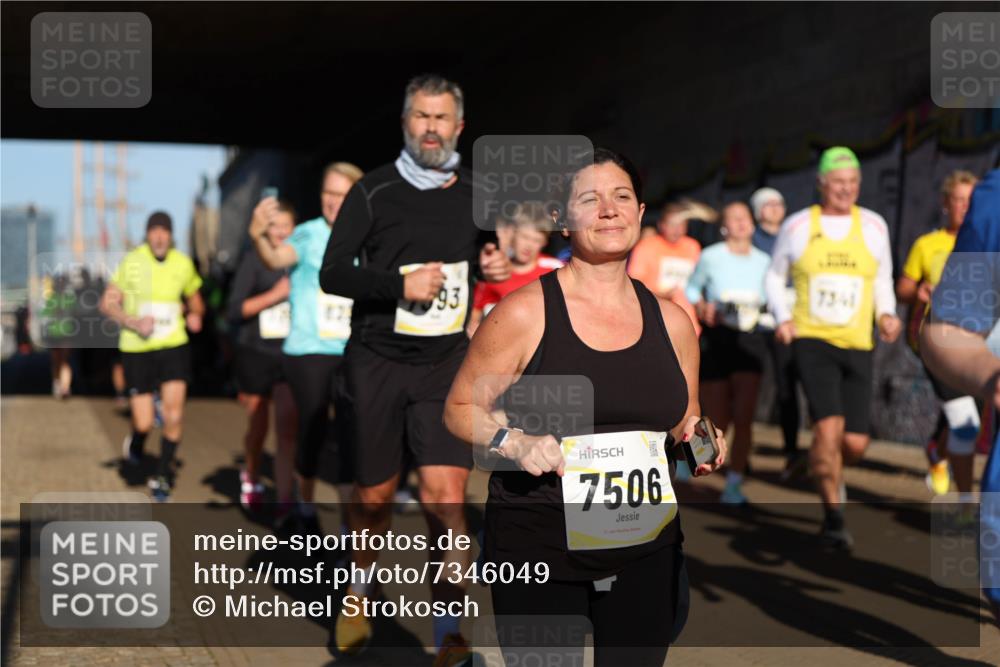 06.10.2024 - 19. swb-Marathon Bremen Michael Strokosch http://msf.ph/oto/7346049 06.10.2024 10:19:26 Laufen 93, 7506, 7341 meine-sportfotos.de