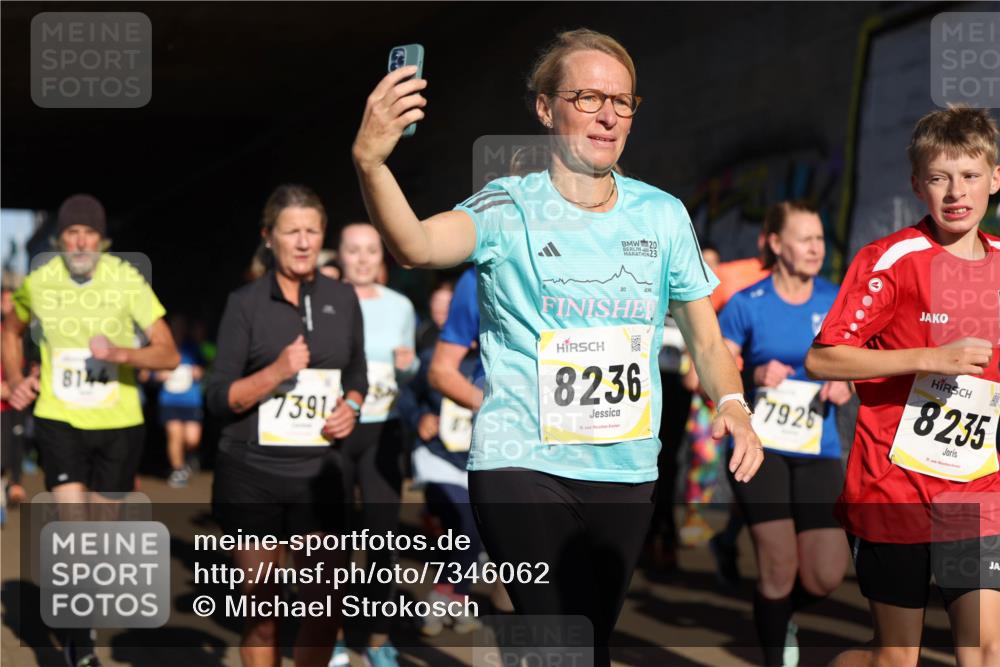 06.10.2024 - 19. swb-Marathon Bremen Michael Strokosch http://msf.ph/oto/7346062 06.10.2024 10:19:28 Laufen 8144, 7391, 20, 23, 30, 8236, 7926, 8235 meine-sportfotos.de
