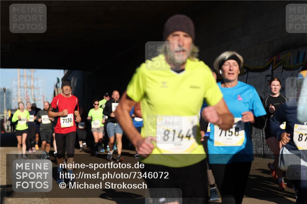 06.10.2024 - 19. swb-Marathon Bremen Michael Strokosch http://msf.ph/oto/7346072 06.10.2024 10:19:29 Laufen 8270, 7130, 7221, 79, 8144, 7158, 87 meine-sportfotos.de