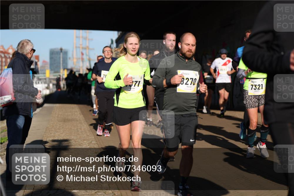 06.10.2024 - 19. swb-Marathon Bremen Michael Strokosch http://msf.ph/oto/7346093 06.10.2024 10:19:33 Laufen 76, 371, 8270, 7321 meine-sportfotos.de