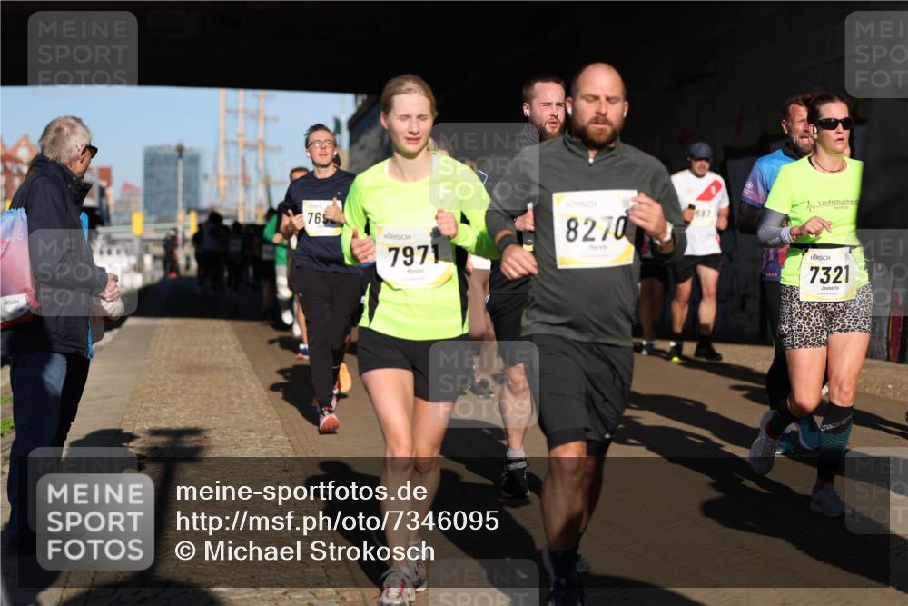 06.10.2024 - 19. swb-Marathon Bremen Michael Strokosch http://msf.ph/oto/7346095 06.10.2024 10:19:34 Laufen 769, 7971, 8270, 687, 5, 7321 meine-sportfotos.de