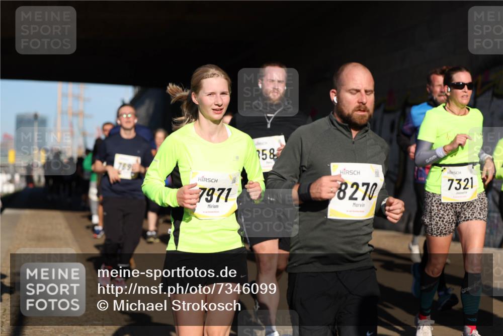 06.10.2024 - 19. swb-Marathon Bremen Michael Strokosch http://msf.ph/oto/7346099 06.10.2024 10:19:34 Laufen 769, 7971, 158, 8270, 7321 meine-sportfotos.de