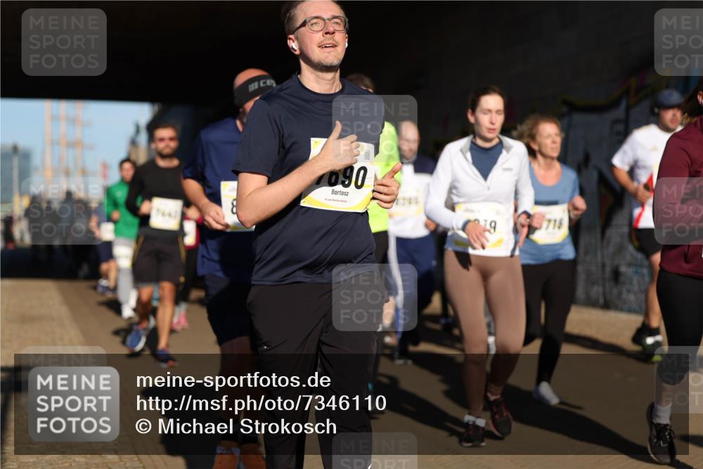 06.10.2024 - 19. swb-Marathon Bremen Michael Strokosch http://msf.ph/oto/7346110 06.10.2024 10:19:36 Laufen 090, 3716 meine-sportfotos.de
