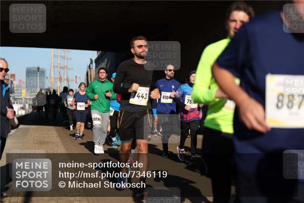06.10.2024 - 19. swb-Marathon Bremen Michael Strokosch http://msf.ph/oto/7346119 06.10.2024 10:19:38 Laufen 7937, 8695, 70, 7443, 9104, 75, 887 meine-sportfotos.de