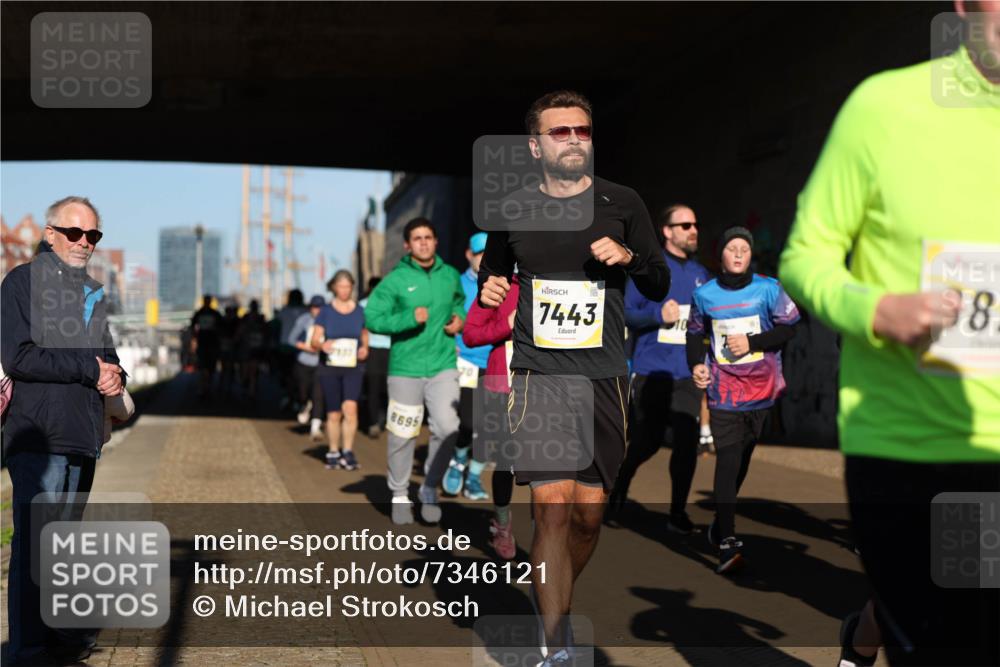 06.10.2024 - 19. swb-Marathon Bremen Michael Strokosch http://msf.ph/oto/7346121 06.10.2024 10:19:38 Laufen 8695, 7443, 98 meine-sportfotos.de