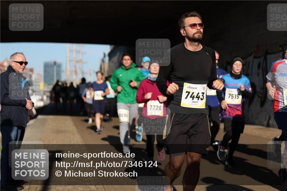 06.10.2024 - 19. swb-Marathon Bremen Michael Strokosch http://msf.ph/oto/7346124 06.10.2024 10:19:39 Laufen 7226, 7443, 7515 meine-sportfotos.de