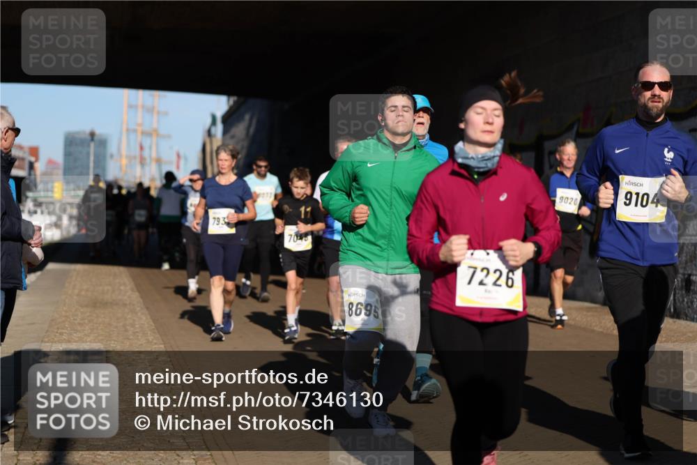 06.10.2024 - 19. swb-Marathon Bremen Michael Strokosch http://msf.ph/oto/7346130 06.10.2024 10:19:40 Laufen 793, 11, 7048, 8695, 7226, 9020, 9104 meine-sportfotos.de
