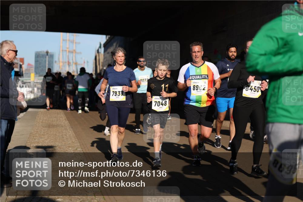 06.10.2024 - 19. swb-Marathon Bremen Michael Strokosch http://msf.ph/oto/7346136 06.10.2024 10:19:41 Laufen 7937, 8073, 7048, 8902, 8450, 8695 meine-sportfotos.de
