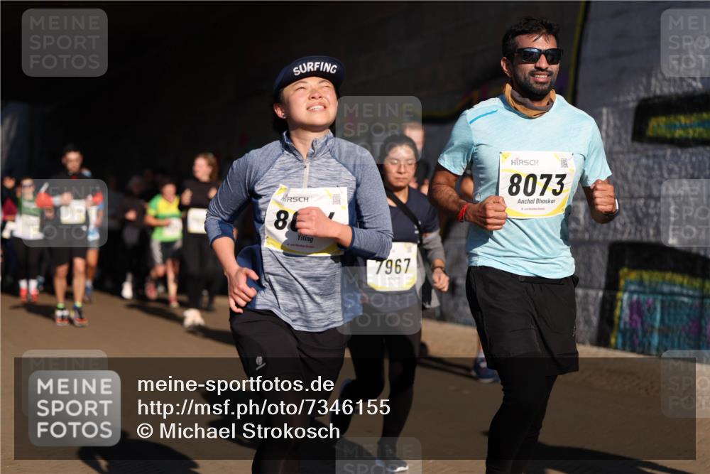 06.10.2024 - 19. swb-Marathon Bremen Michael Strokosch http://msf.ph/oto/7346155 06.10.2024 10:19:45 Laufen 8, 7967, 8073 meine-sportfotos.de
