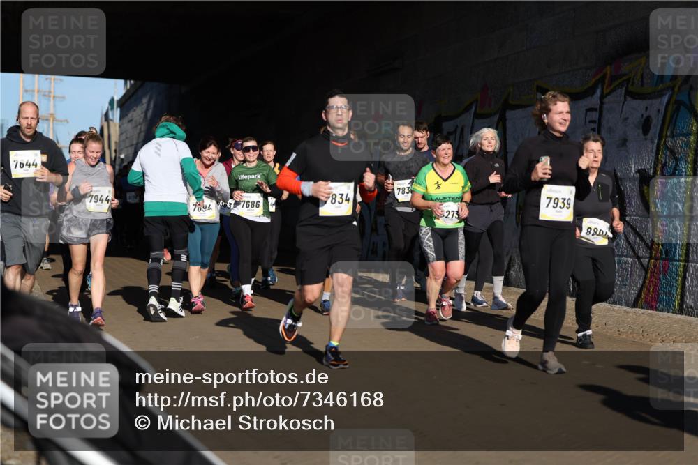 06.10.2024 - 19. swb-Marathon Bremen Michael Strokosch http://msf.ph/oto/7346168 06.10.2024 10:19:47 Laufen 7644, 7944, 8170, 7094, 637686, 783, 834, 273, 7939, 880 meine-sportfotos.de