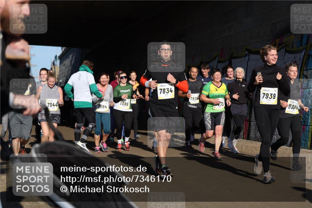 06.10.2024 - 19. swb-Marathon Bremen Michael Strokosch http://msf.ph/oto/7346170 06.10.2024 10:19:47 Laufen 7944, 7694, 7686, 7834, 7836, 273, 7939, 880 meine-sportfotos.de
