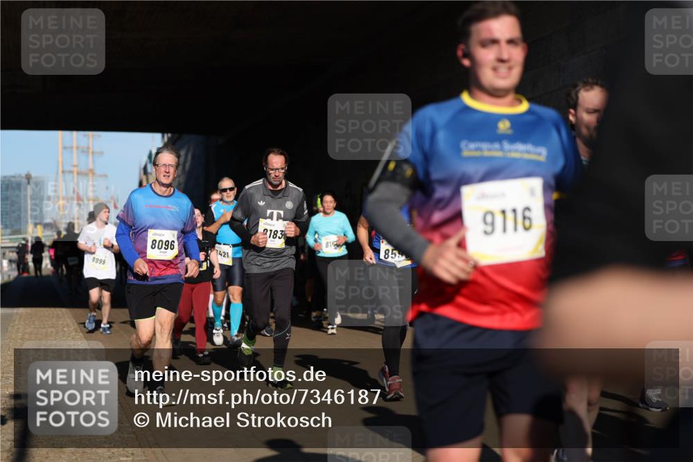 06.10.2024 - 19. swb-Marathon Bremen Michael Strokosch http://msf.ph/oto/7346187 06.10.2024 10:19:52 Laufen 8999, 8096, 421, 2183, 815, 85, 9116 meine-sportfotos.de