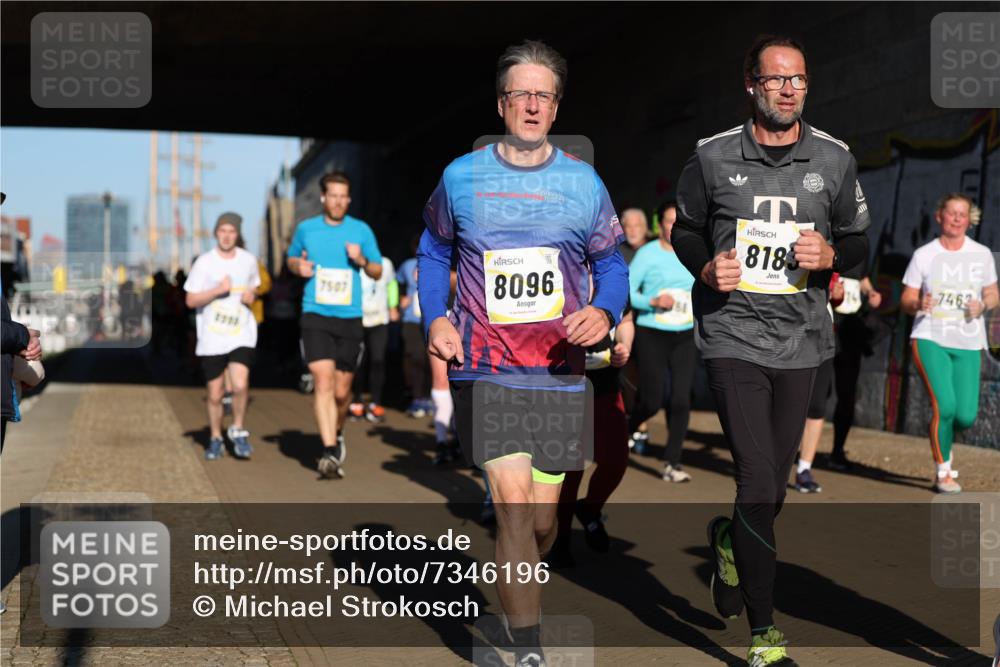 06.10.2024 - 19. swb-Marathon Bremen Michael Strokosch http://msf.ph/oto/7346196 06.10.2024 10:19:54 Laufen 9, 024, 8185, 7462, 7507, 8096 meine-sportfotos.de