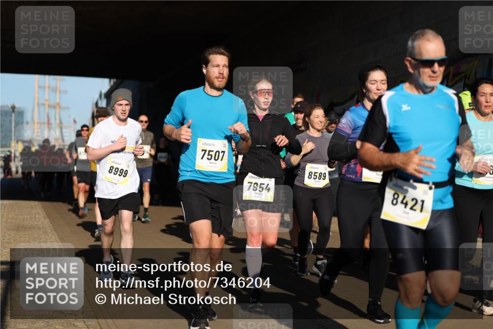 06.10.2024 - 19. swb-Marathon Bremen Michael Strokosch http://msf.ph/oto/7346204 06.10.2024 10:19:56 Laufen 40, 8999, 7507, 7954, 8589, 8421 meine-sportfotos.de
