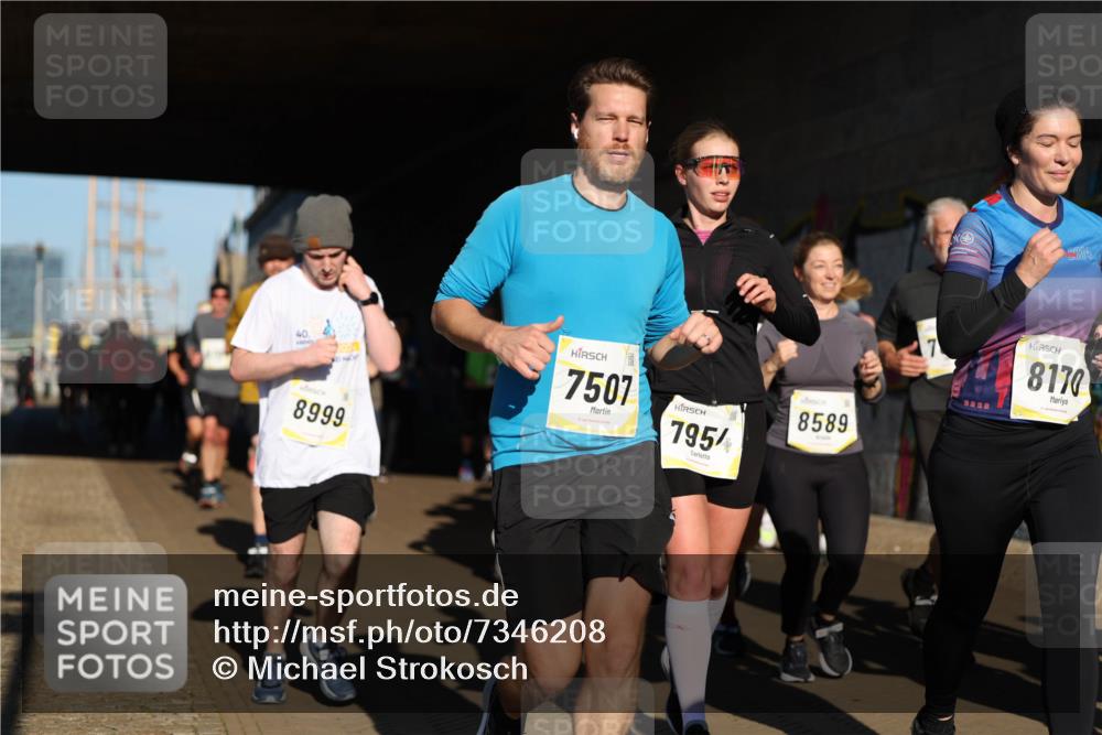 06.10.2024 - 19. swb-Marathon Bremen Michael Strokosch http://msf.ph/oto/7346208 06.10.2024 10:19:57 Laufen 40, 8999, 7507, 795, 8589, 8170 meine-sportfotos.de