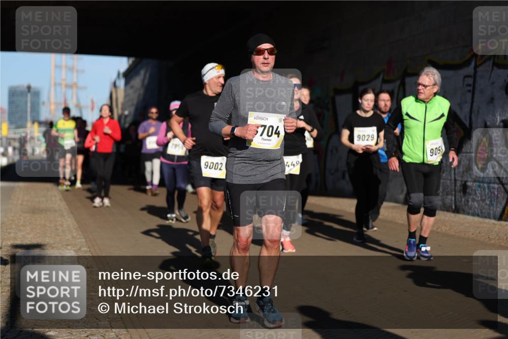 06.10.2024 - 19. swb-Marathon Bremen Michael Strokosch http://msf.ph/oto/7346231 06.10.2024 10:20:01 Laufen 7955, 9002, 704, 449, 9029, 905 meine-sportfotos.de