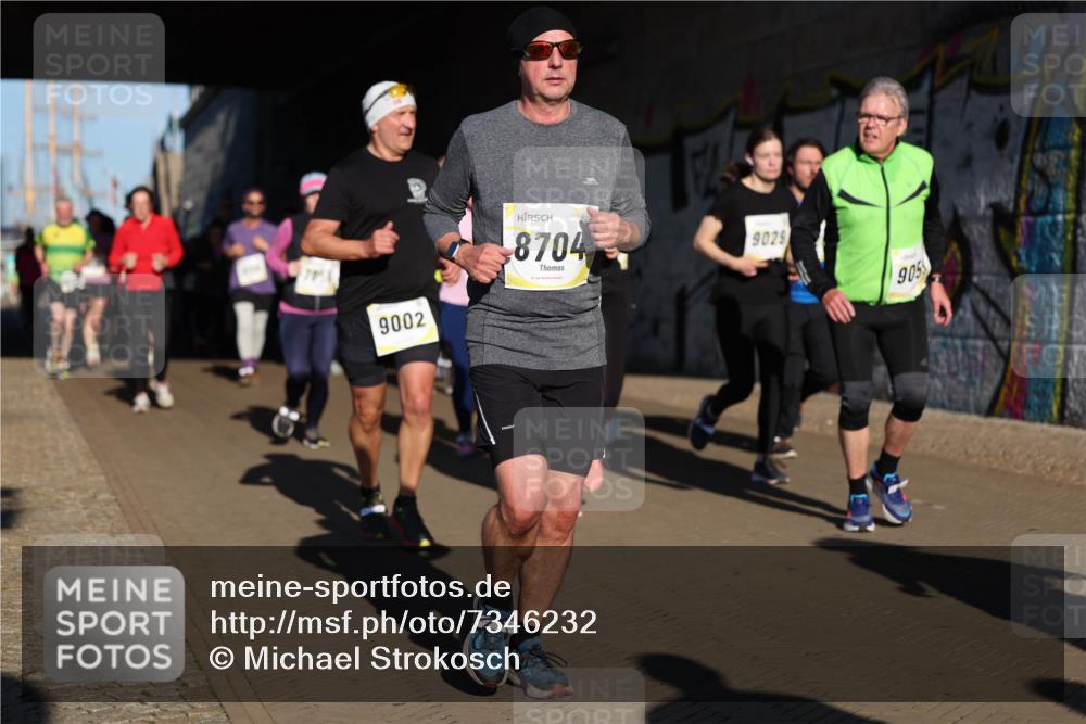 06.10.2024 - 19. swb-Marathon Bremen Michael Strokosch http://msf.ph/oto/7346232 06.10.2024 10:20:01 Laufen 9002, 8704, 9029, 905 meine-sportfotos.de