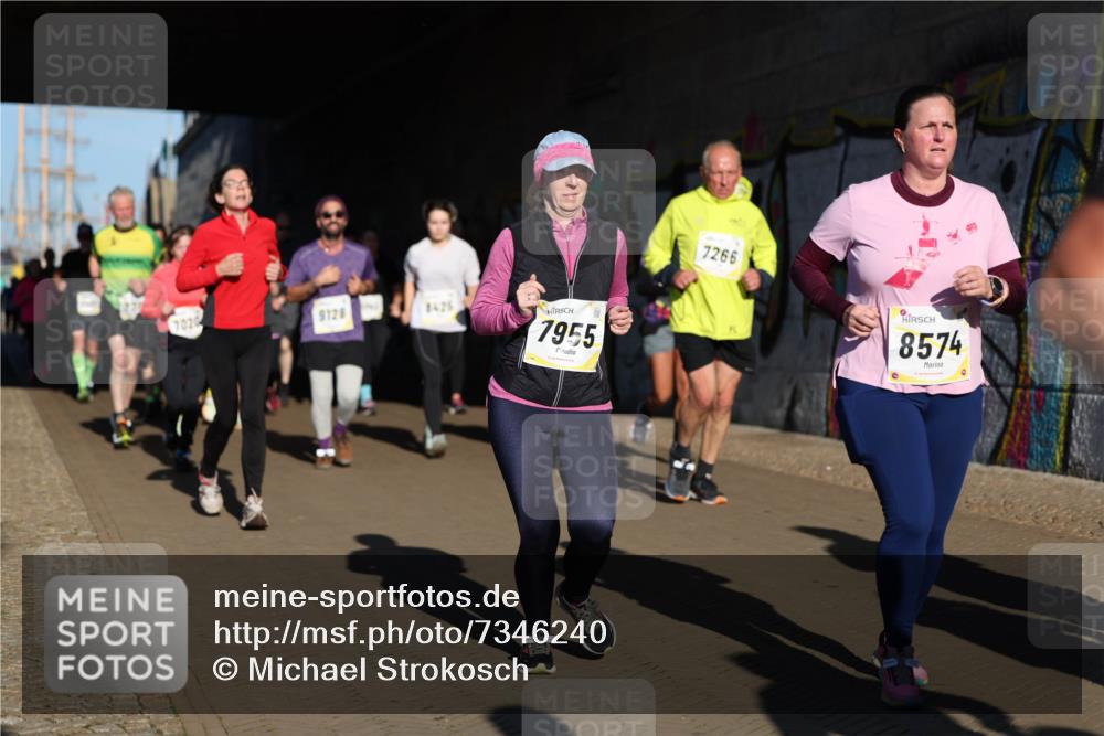 06.10.2024 - 19. swb-Marathon Bremen Michael Strokosch http://msf.ph/oto/7346240 06.10.2024 10:20:04 Laufen 7020, 9128, 8425, 7955, 7266, 8574 meine-sportfotos.de