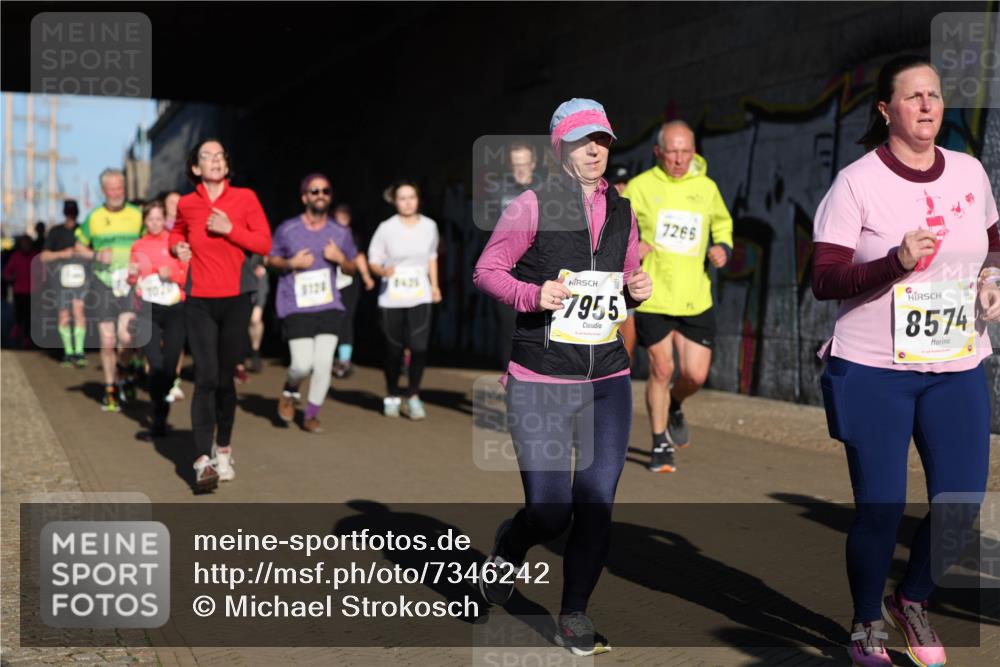 06.10.2024 - 19. swb-Marathon Bremen Michael Strokosch http://msf.ph/oto/7346242 06.10.2024 10:20:04 Laufen 8425, 7955, 7265, 8574 meine-sportfotos.de
