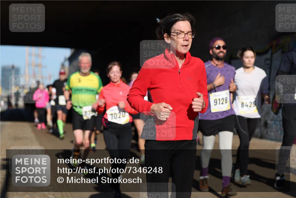 06.10.2024 - 19. swb-Marathon Bremen Michael Strokosch http://msf.ph/oto/7346248 06.10.2024 10:20:07 Laufen 9128, 7020, 8425 meine-sportfotos.de