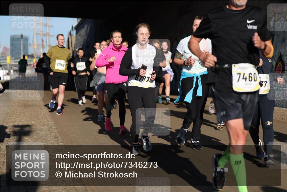 06.10.2024 - 19. swb-Marathon Bremen Michael Strokosch http://msf.ph/oto/7346273 06.10.2024 10:20:11 Laufen 9049, 8493, 7460, 8787, 37, 185 meine-sportfotos.de