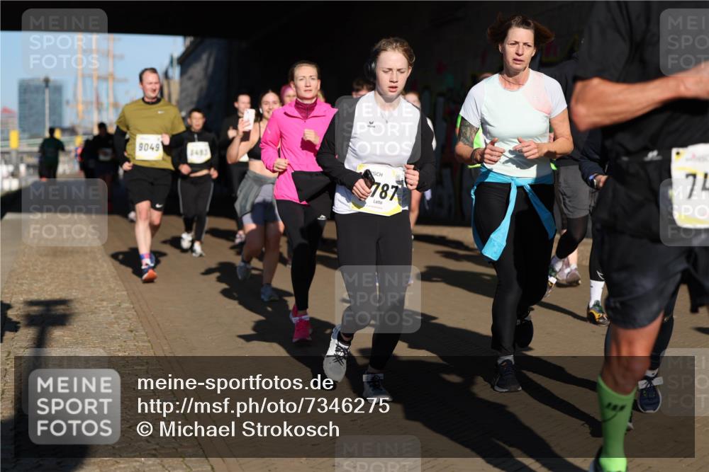 06.10.2024 - 19. swb-Marathon Bremen Michael Strokosch http://msf.ph/oto/7346275 06.10.2024 10:20:12 Laufen 9049, 3483, 787, 74 meine-sportfotos.de
